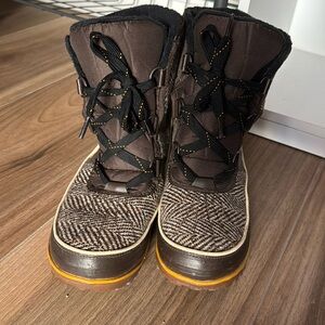 Sorel snow and cold weather boots, size 9